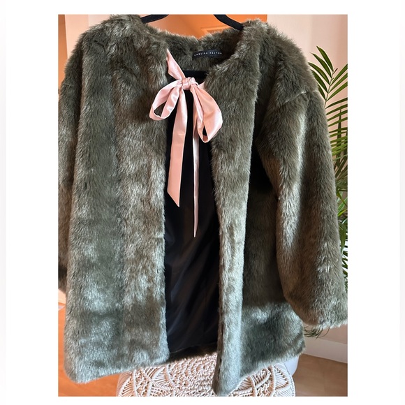 NWOT English Factory faux fur coat. - Picture 5 of 5